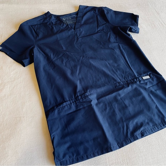 FIGS Technical Collection Casma 3-Pocket Scrub Top Shirt Women’s Navy Blue XS - Picture 3 of 10